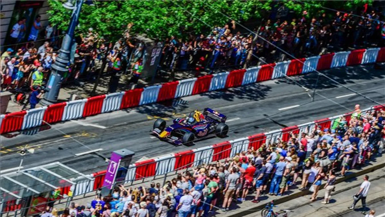 Légi bemutató és Forma-1-es autók – totális izgalmak a fővárosban