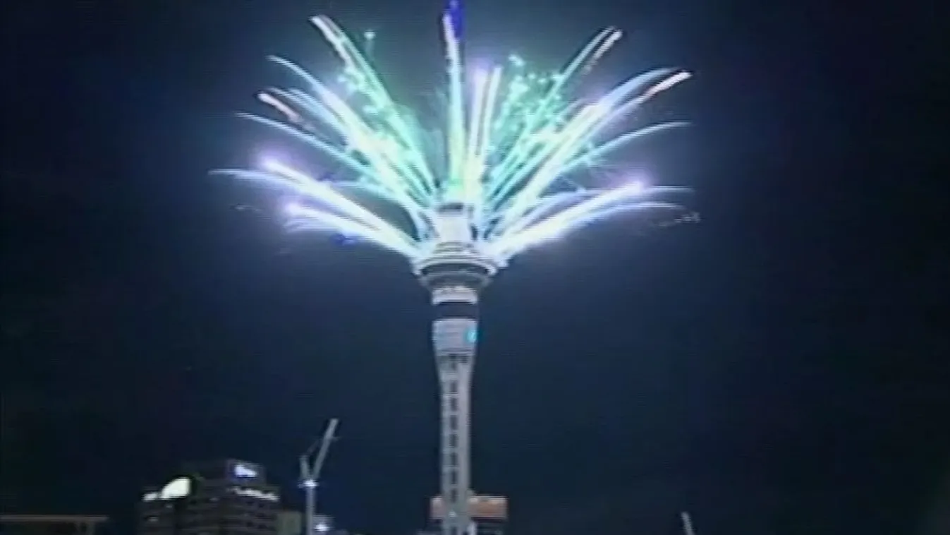 Világszerte milliók búcsúztak az óévtől az utcákon