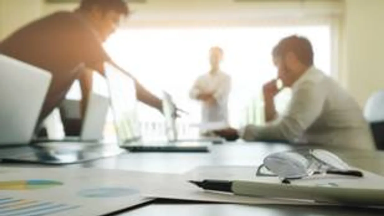 Borulhat a munkavállalók eddigi képviselete az áruházakban