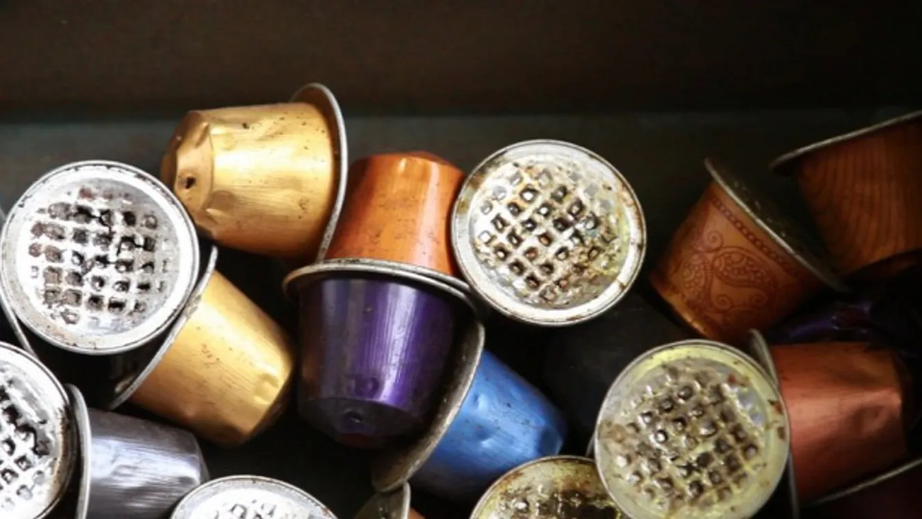 Kapszulák – Panaszkönyv