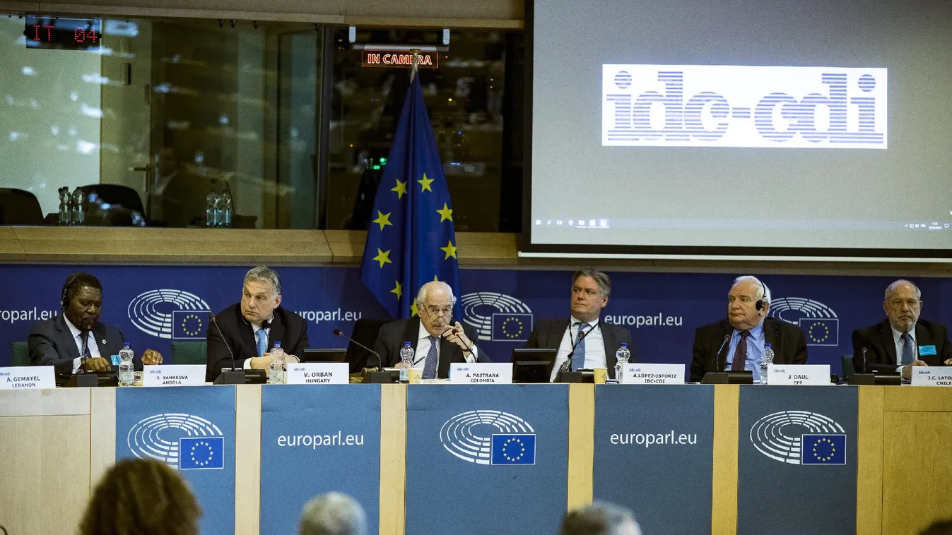 Orbán Viktor Brüsszelben értékelte a politikai helyzetet