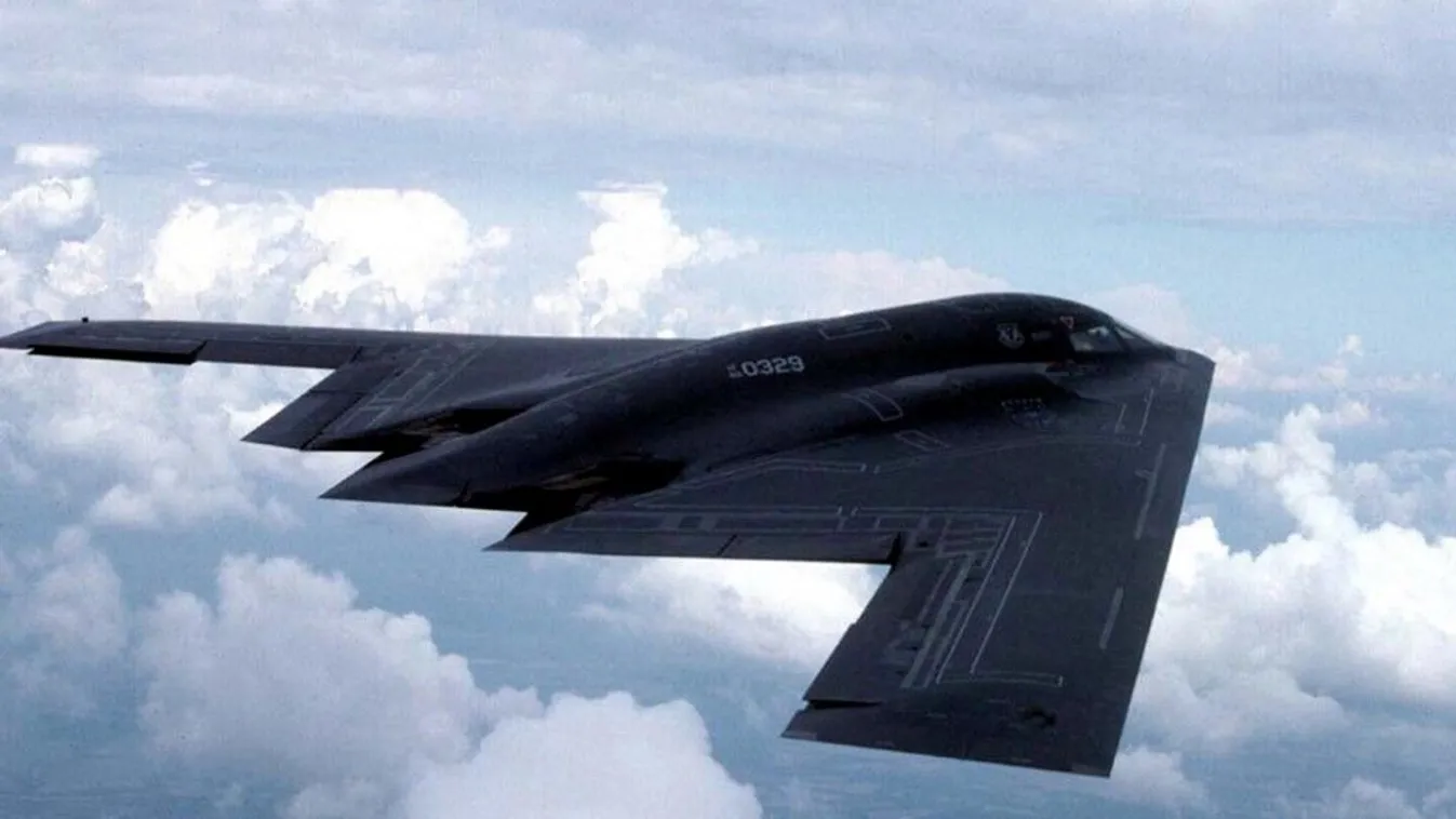 Trump döntésére még várni kell, bombázói mindenesetre már elindultak Irán felé