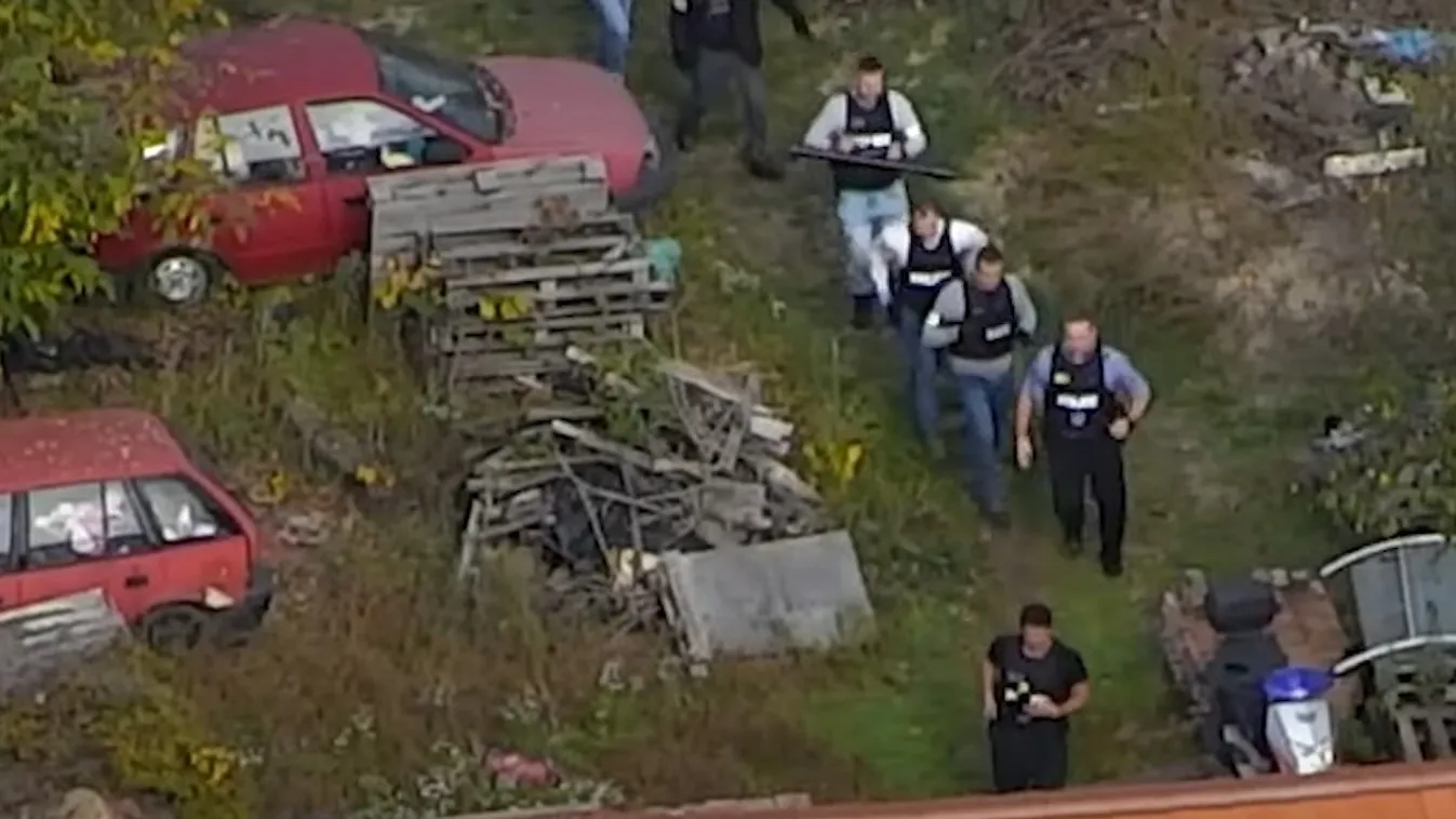 Drónt is bevetettek a rendőrök, amikor az ország egyik legkeresettebb bűnözőjére lecsaptak - videó