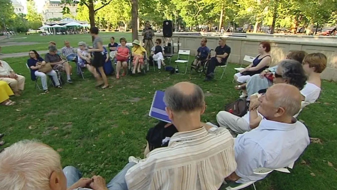 Civilek: romboló a Soros-plakát