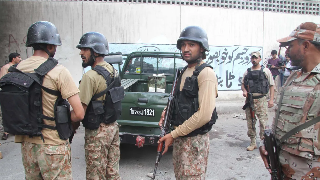 Pakisztáni katonák ellen követtek el terrortámadást