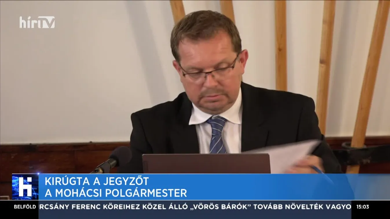 Kirúgta a jegyzőt a mohácsi polgármester