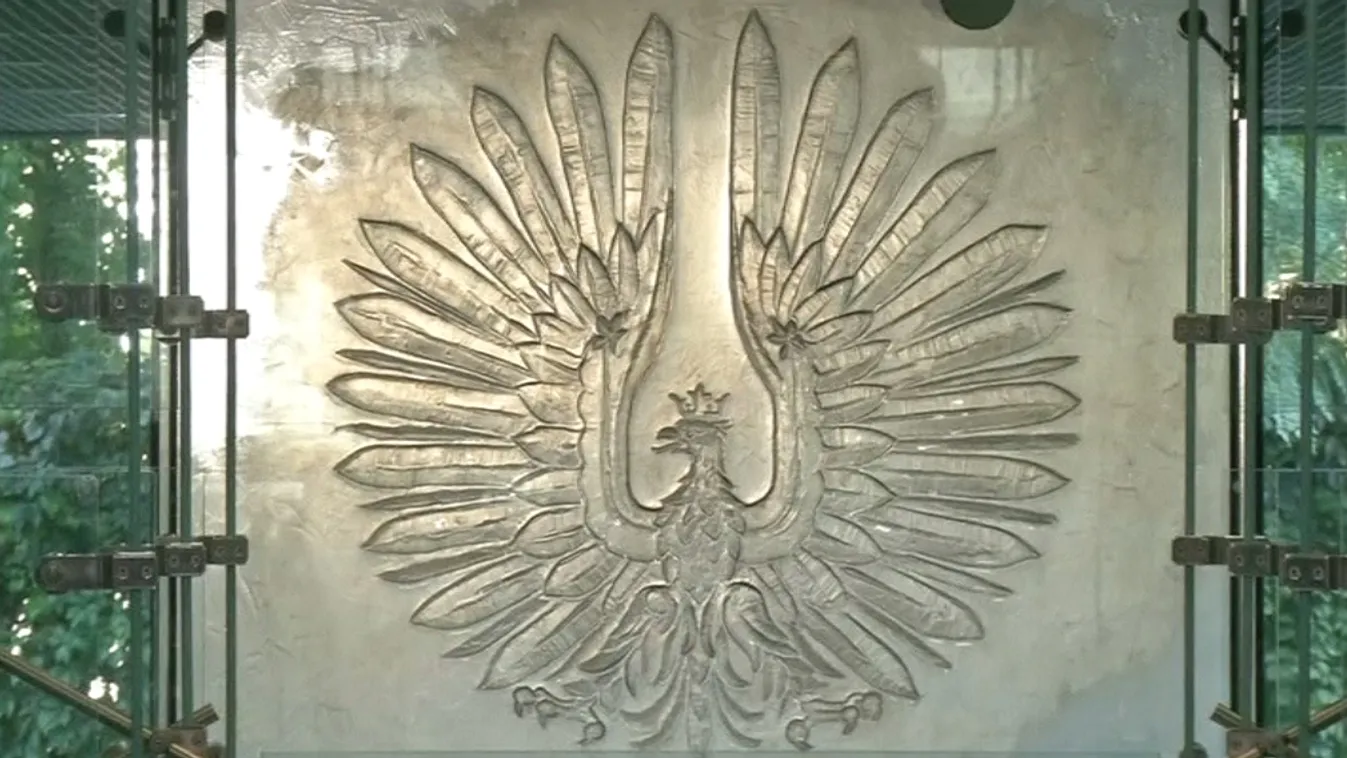 Az európai alapjoggal ellenkezhet a lengyel kormány lépése