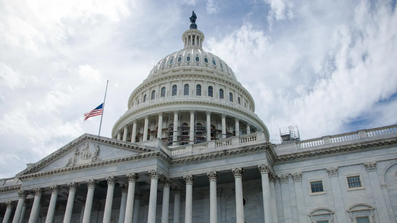 Az amerikai Kongresszus az utolsó pillanatban tartott szavazással elkerülte a kormány részleges leállását