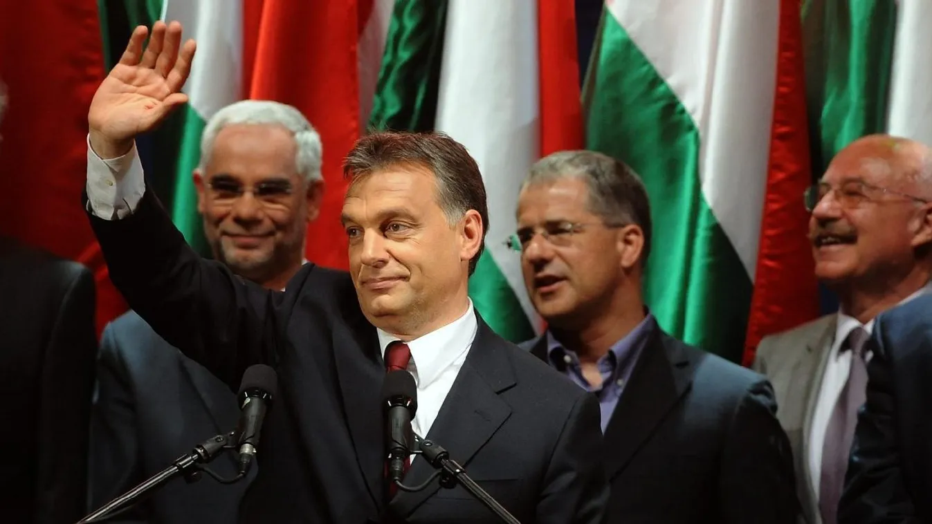 Haveri kapitalizmus, NER-lovagok, csúcsra járatott közpénzszivattyú – Elmúlt8év