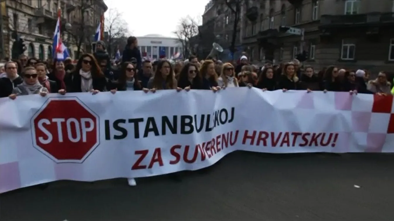 Ezrek tüntettek az isztambuli egyezmény aláírása miatt