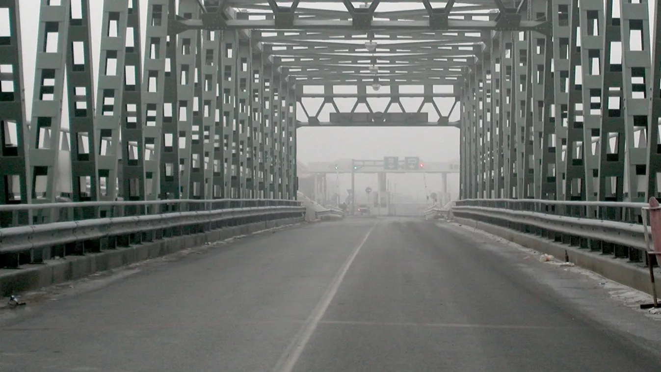 Lebénult a határ Záhonynál