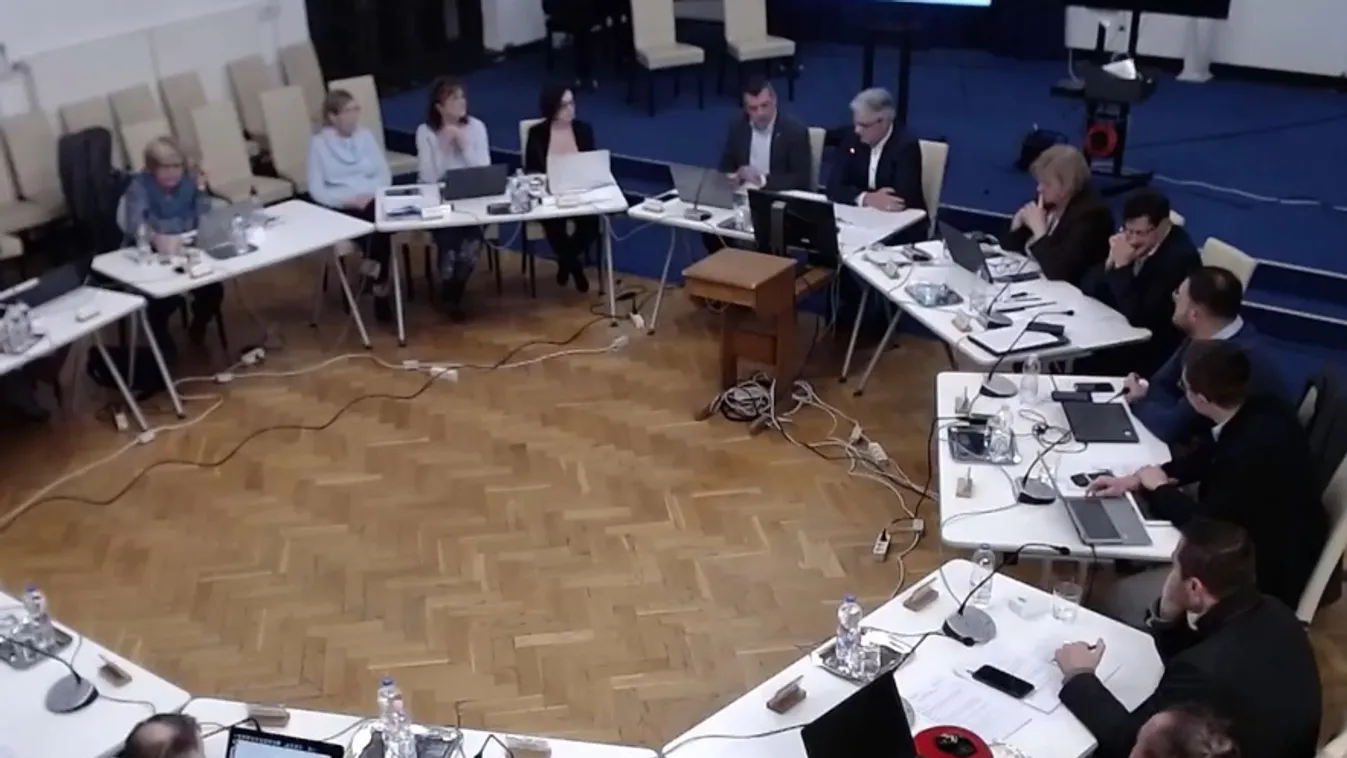 Óriási adóemelést szavazott meg Szentendre újraválasztott polgármestere és az önkormányzati testület + videó