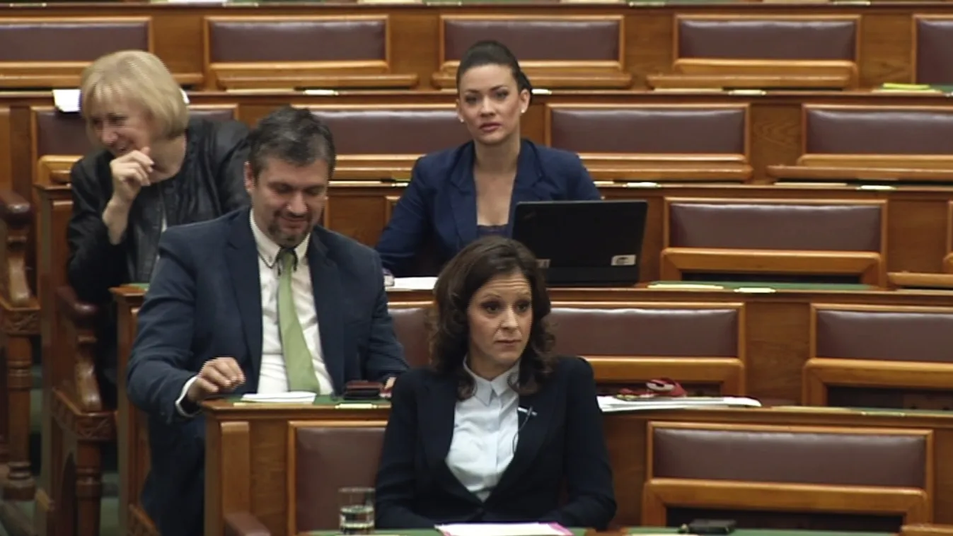 Napirend előtt Szél Bernadettnek: „Ön sosem képes befogni a száját”