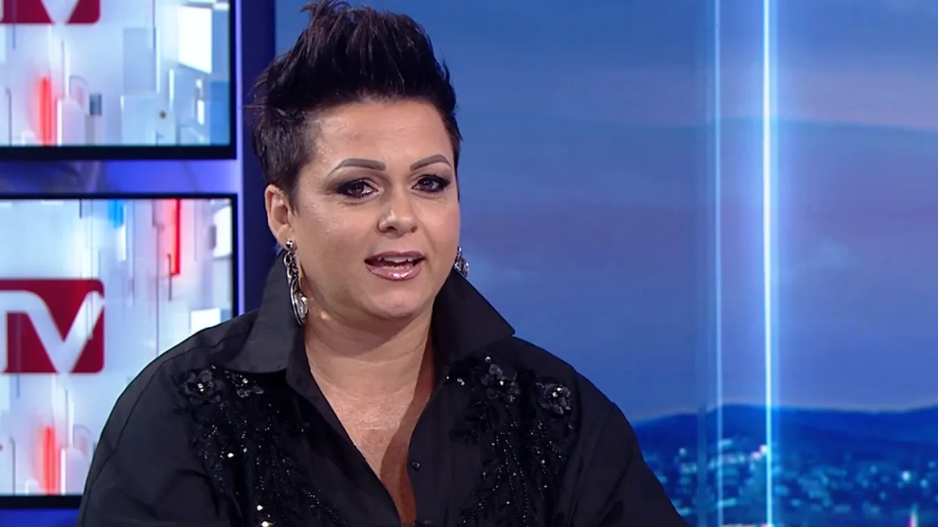 Napindító – Szívet melengető dallal tiszteleg a katonák előtt Ress Hajnalka