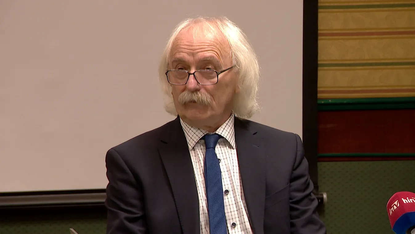 Átadták a családtörténeti pályázat díjait