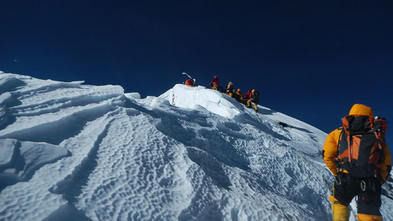 Meghalt két hegymászó a világ egyik legmagasabb csúcsán