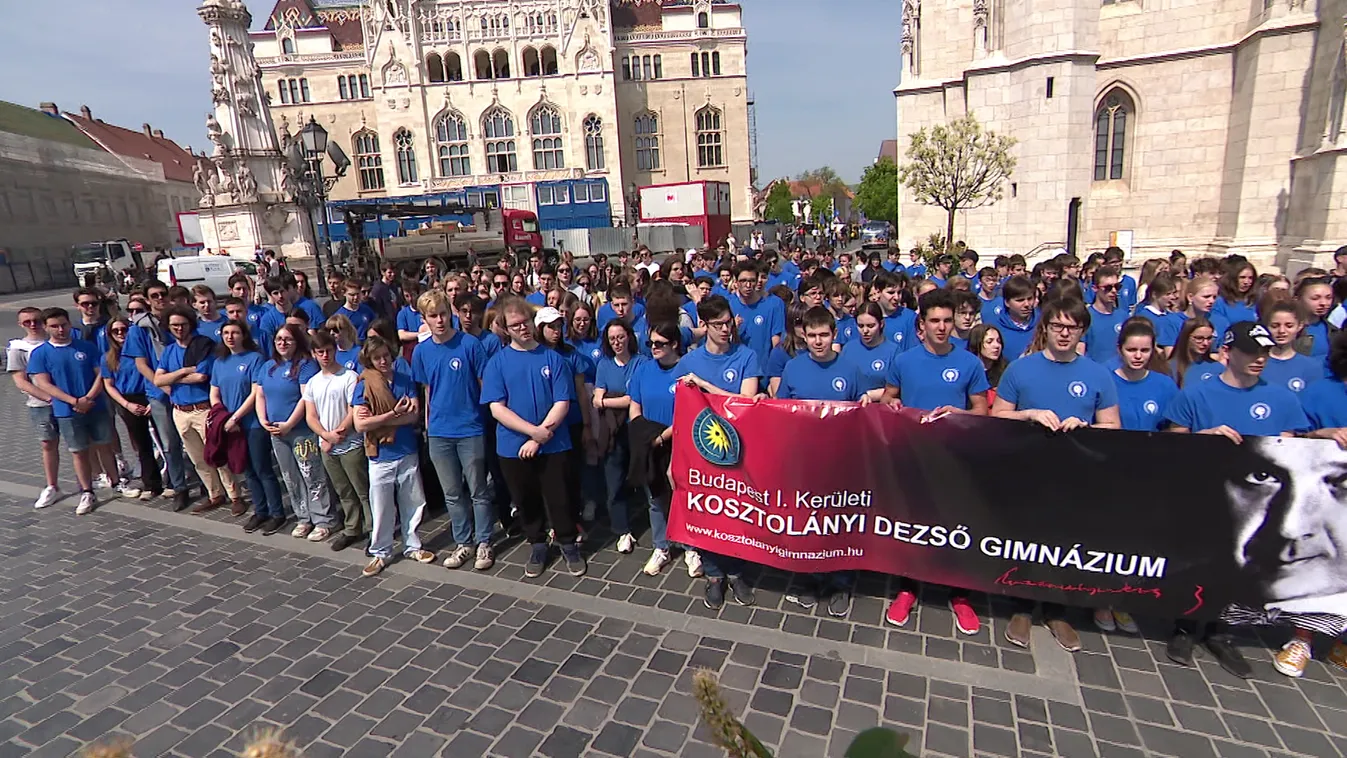 Számos programmal várták az érdeklődőket a Költészet Napja alkalmából + videó