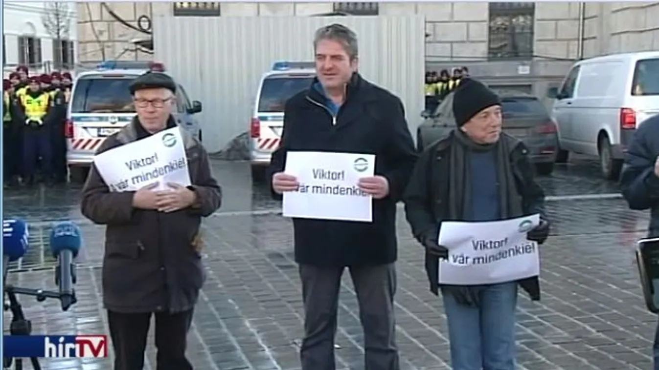 Párbeszéd a várban, szűk baráti körben