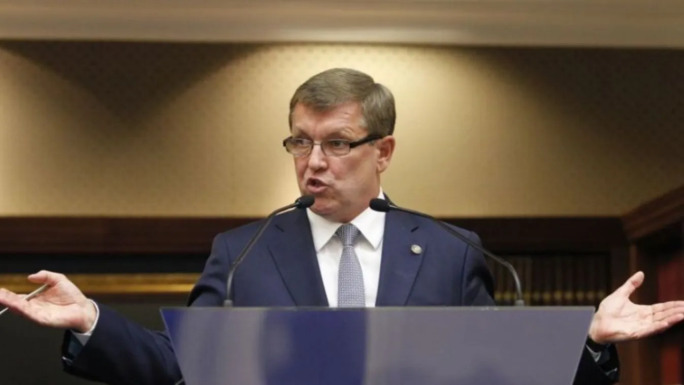 Matolcsy másik fia is „családi összefogással” vett villát