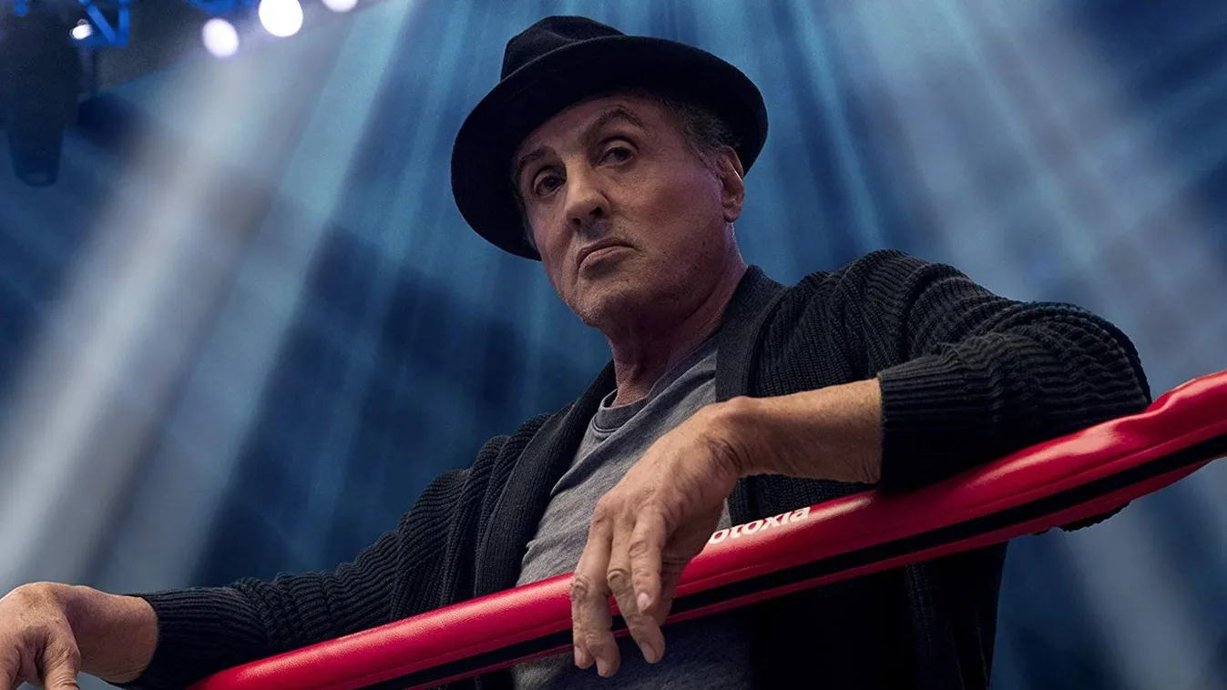 Sylvester Stallone szögre akasztja Rocky bokszkesztyűjét