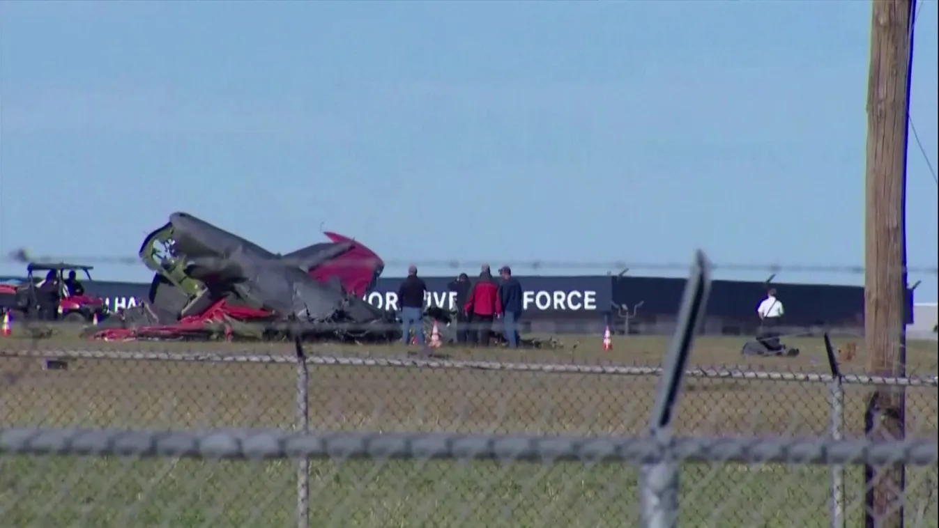 Összeütközött két veterán repülőgép