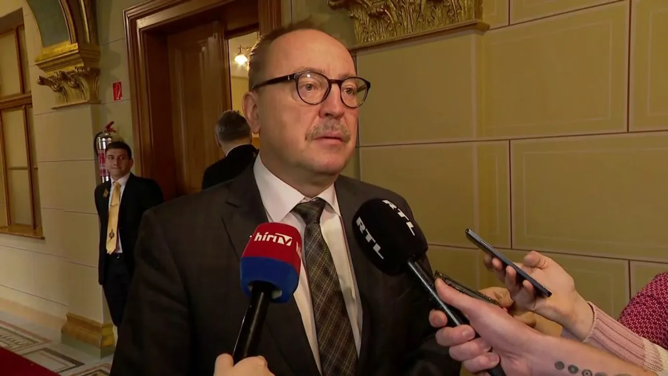 Nyelvi genocídium fenyegeti a kárpátaljai magyarokat