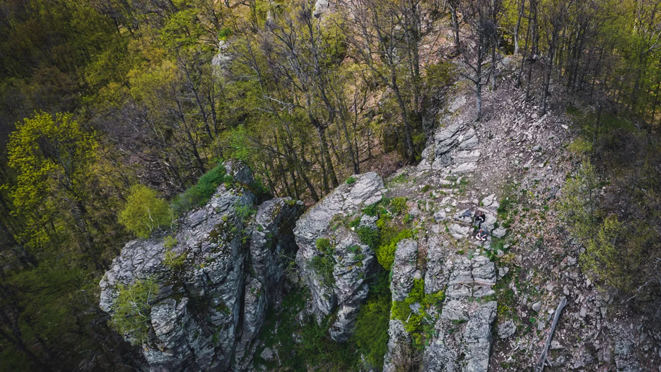 Hatvan méteres szakadékból kellett kimenteni egy túrázót