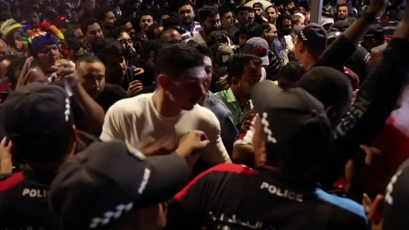 Kiürítettek egy dohai szurkolói zónát