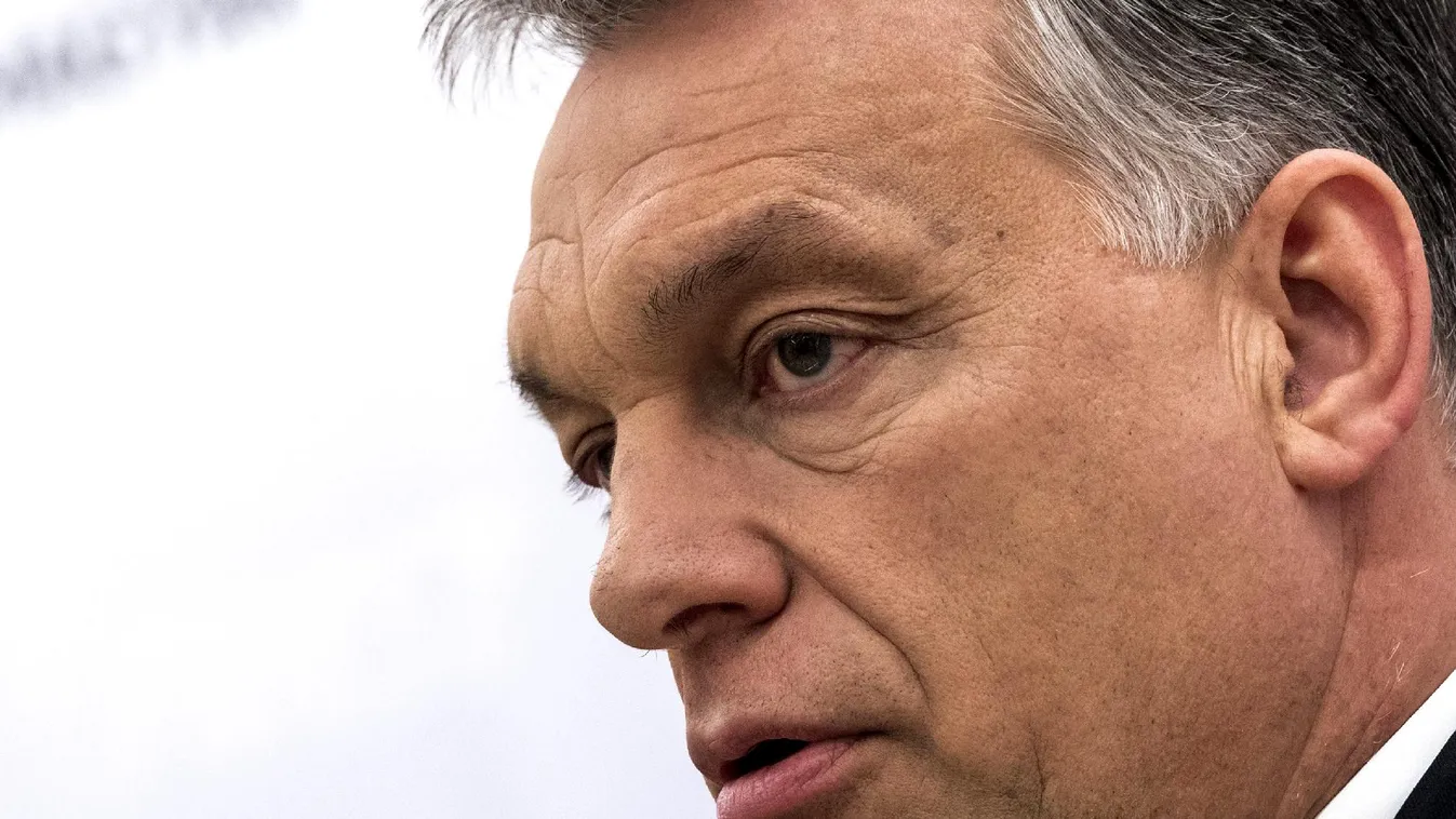 Egy gyékényen Orbán Viktorral
