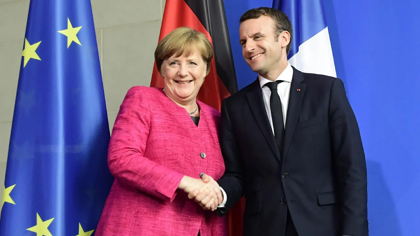 Az unión kívül állítana fel központokat Merkel és Macron