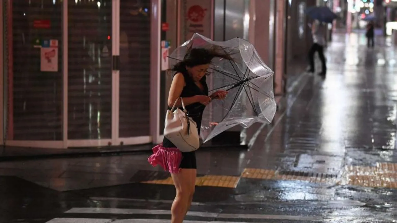 Tájfun csapott le Tokió környékére