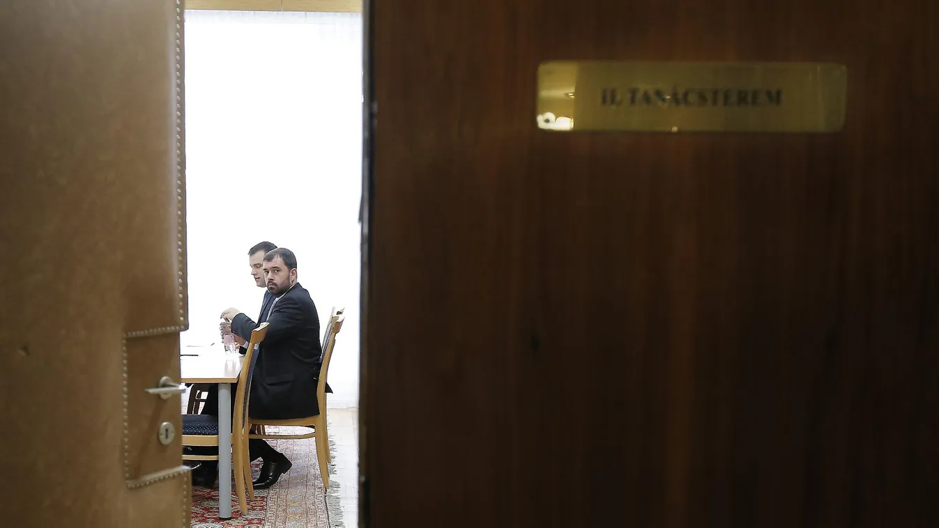 Nem tisztázott, Szávay mikor is mond le pontosan