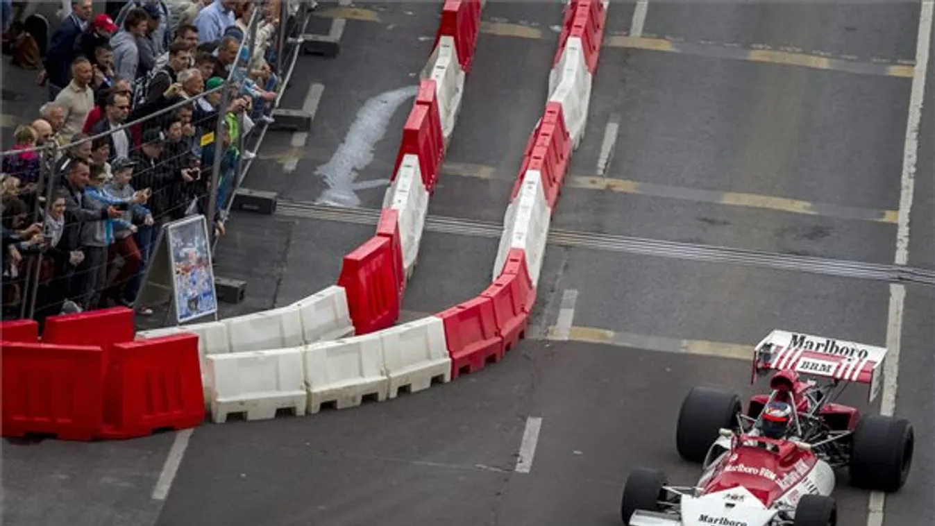 F1-es autóktól és repülőktől zengett a belváros