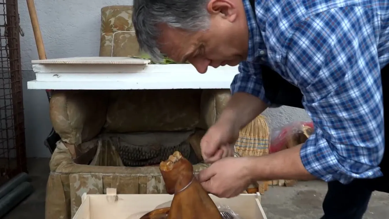 Az ünnep alatt sem állt le a facebookos kampány