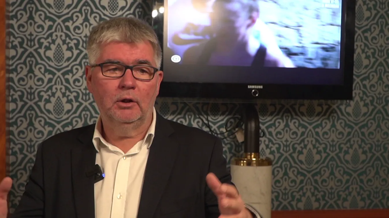 Radar: Film készült az úszóikonról