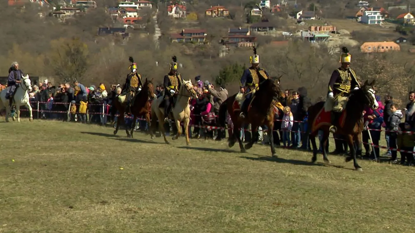 Huszár bemutatóval ünnepelték a március 15-ét