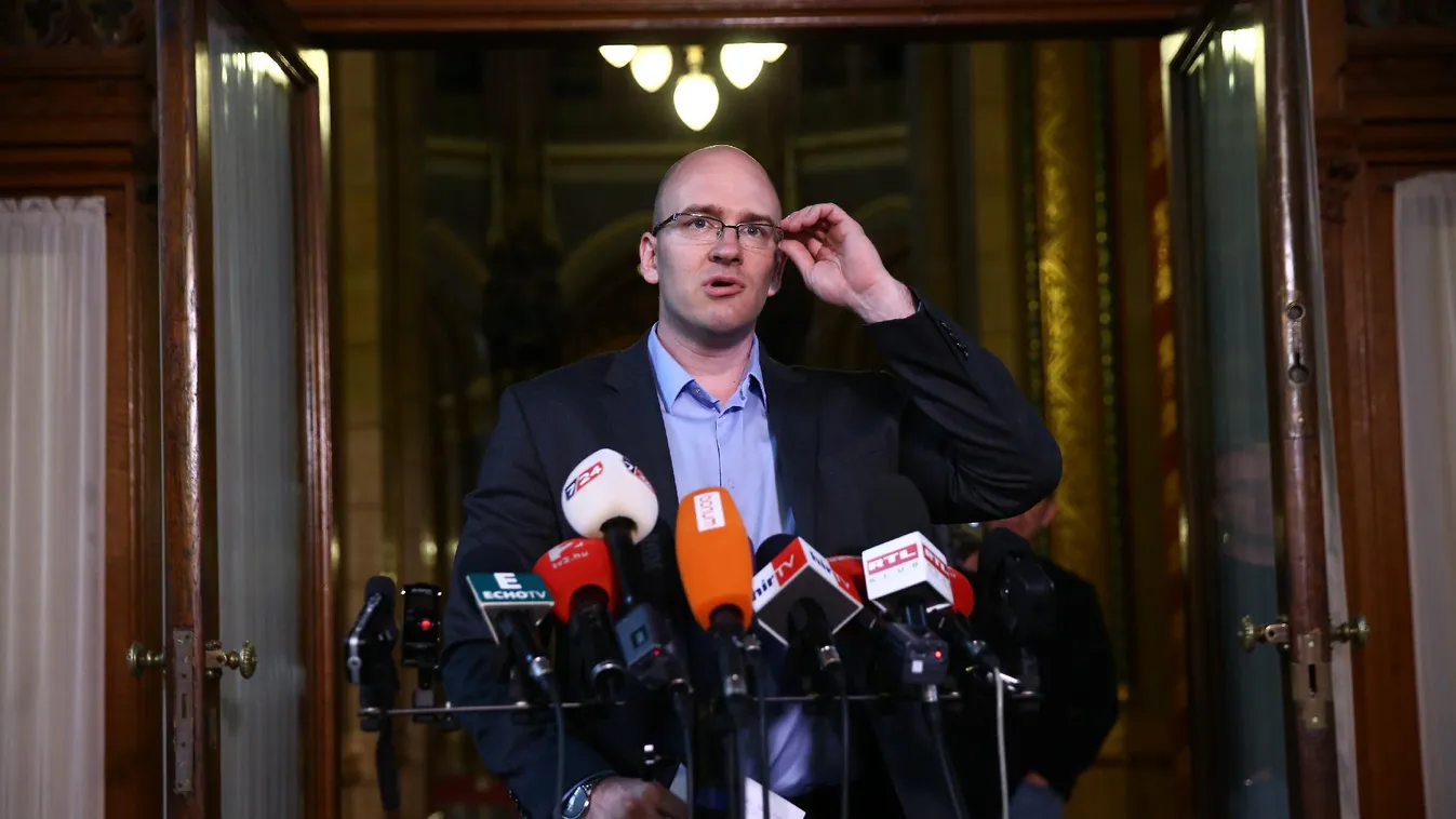 Jobbik: Zéró toleranciát a bevándorlással szemben