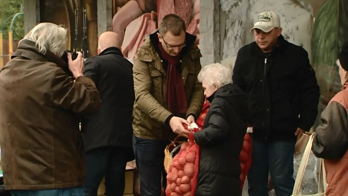 Rétvári állítja: nem közpénzből osztott krumplit