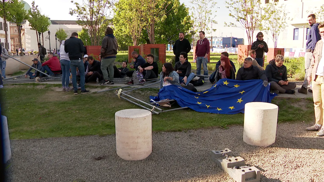 Hangos akar lenni a Momentum, de egyre komolytalanabb