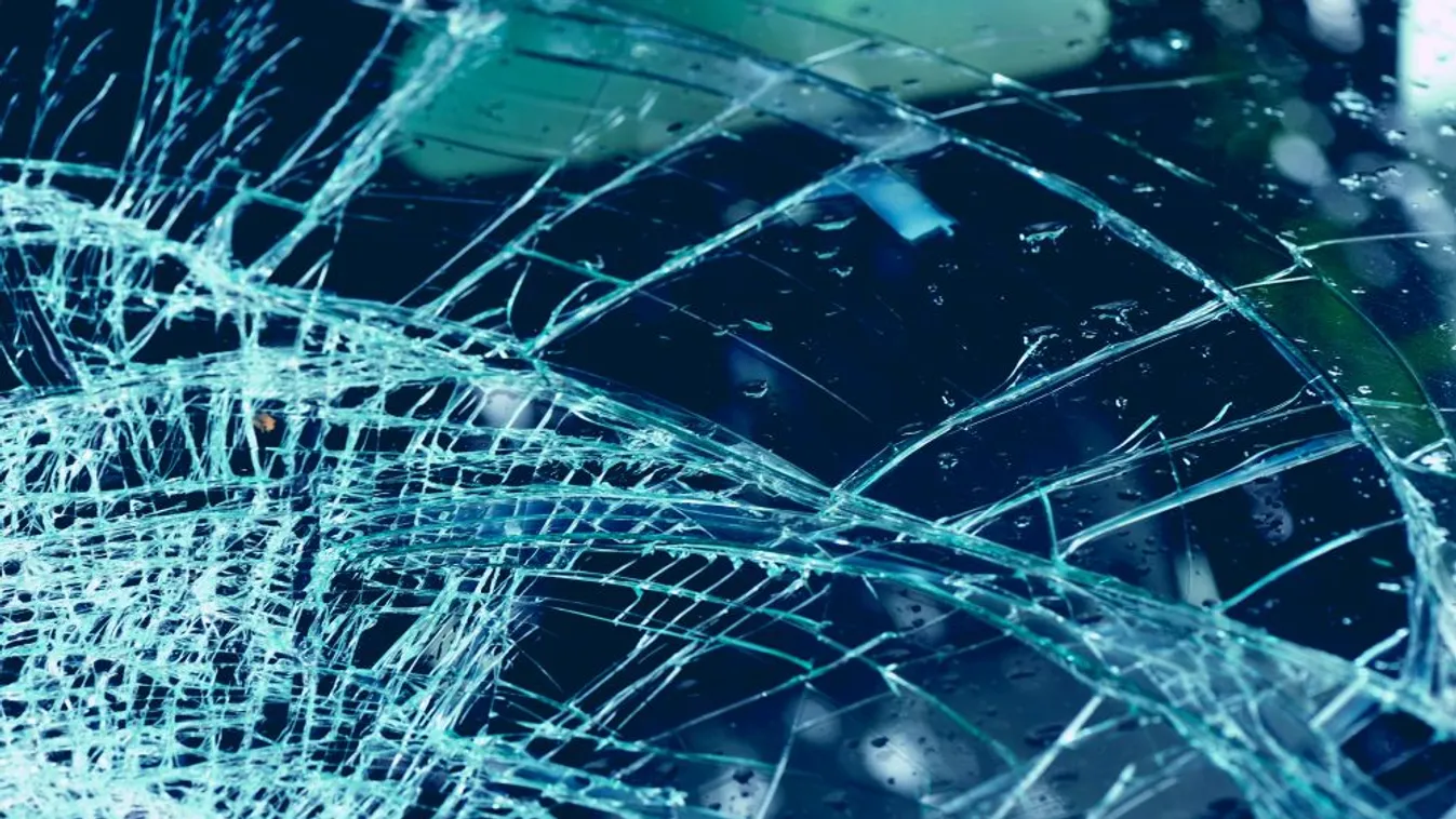 Vonattal ütközött össze egy autó Kunszentmárton és Csépa között