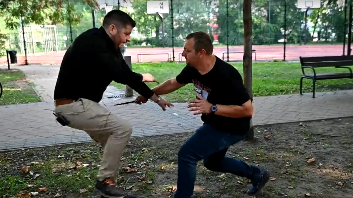 Nagyon sok gyakorlással meg lehet tanulni, hogy miként kerekedjünk egy késes támadó fölé + videó