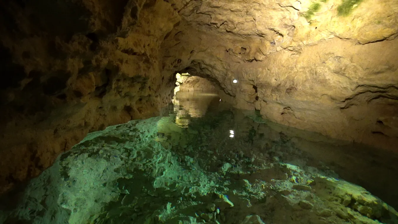 Radar – Csónakkal a föld alatt