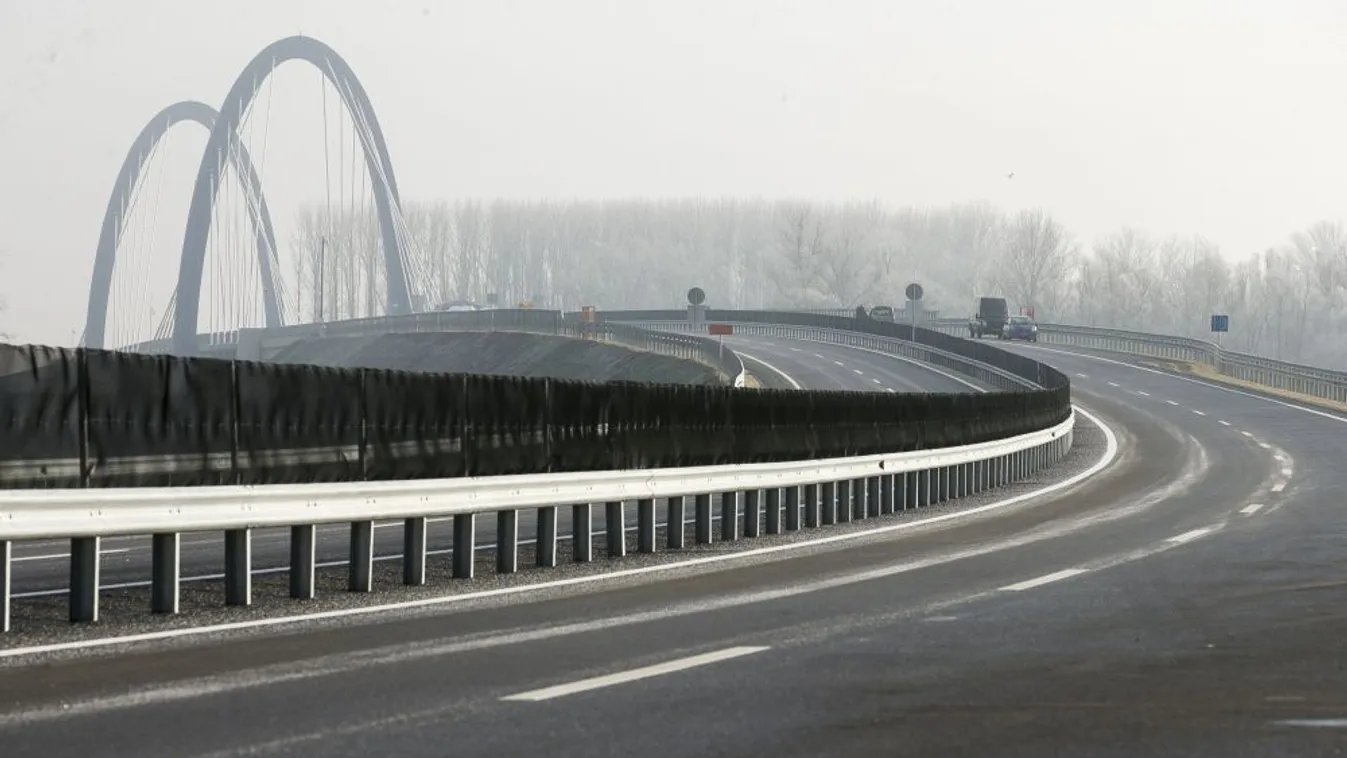 Átadták az M44 gyorsforgalmi út Lakitelek és Tiszakürt közötti szakaszát, és az új tiszaugi hidat