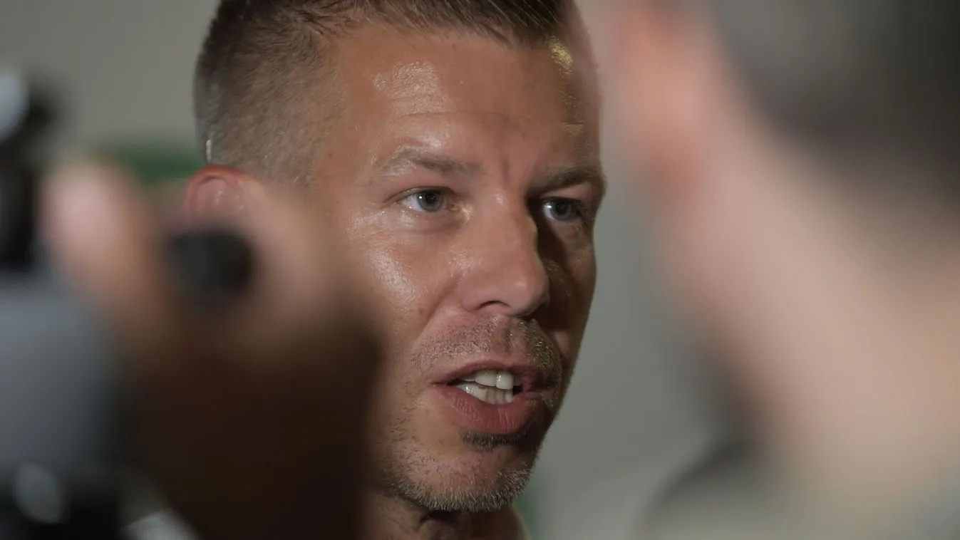 A kasszakulcs és a totális kontroll is Magyar Péter kezében van