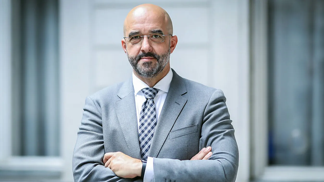 „Nem mások receptjeit kell követni”