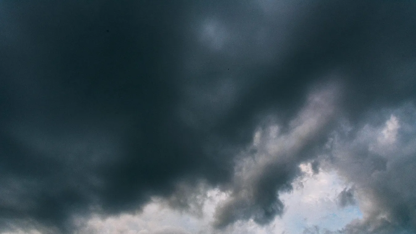 Több tucat halálos áldozata van a heves esőzéseknek Peking térségében