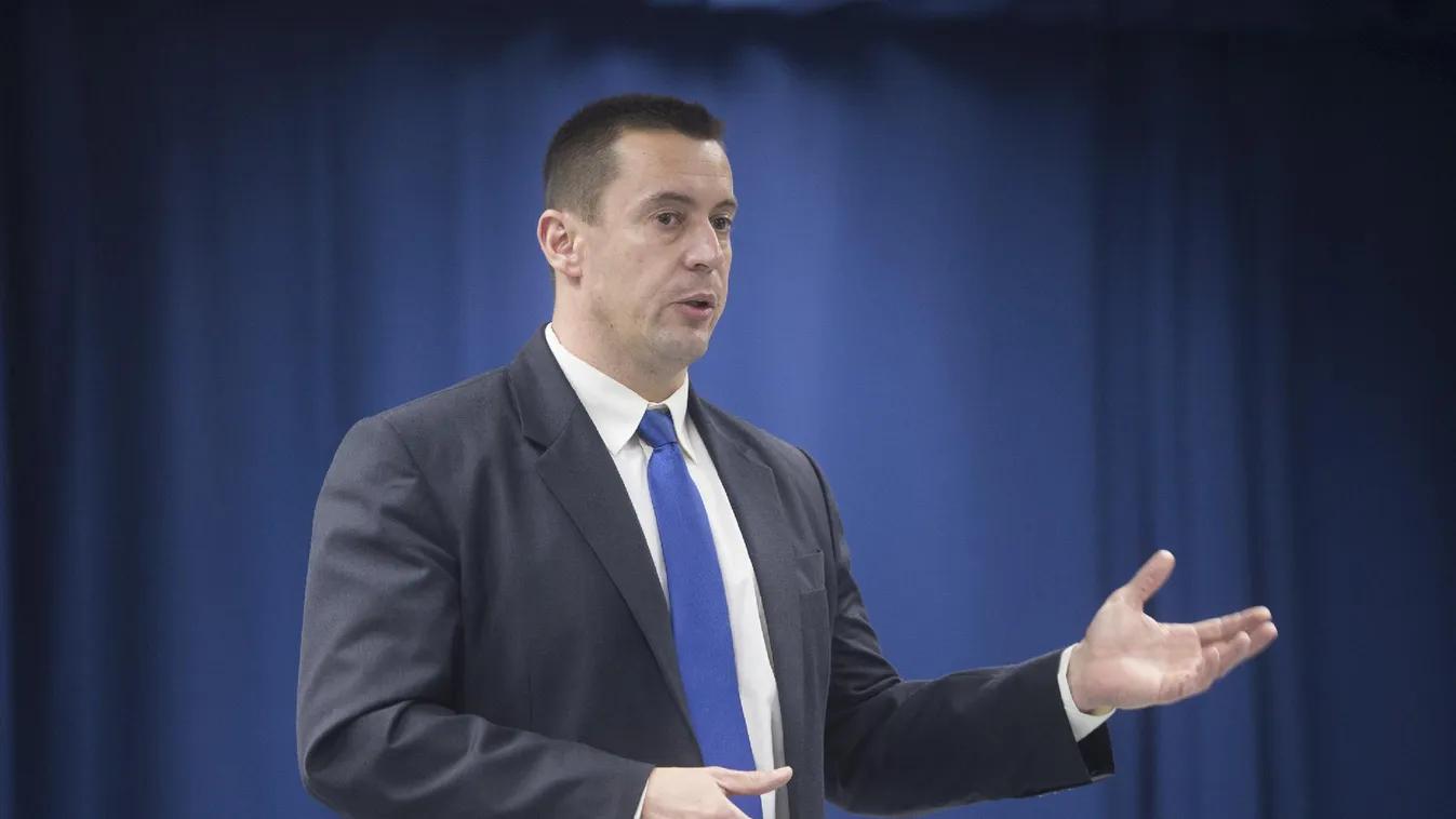 Parlamenti alelnököt vált a Jobbik