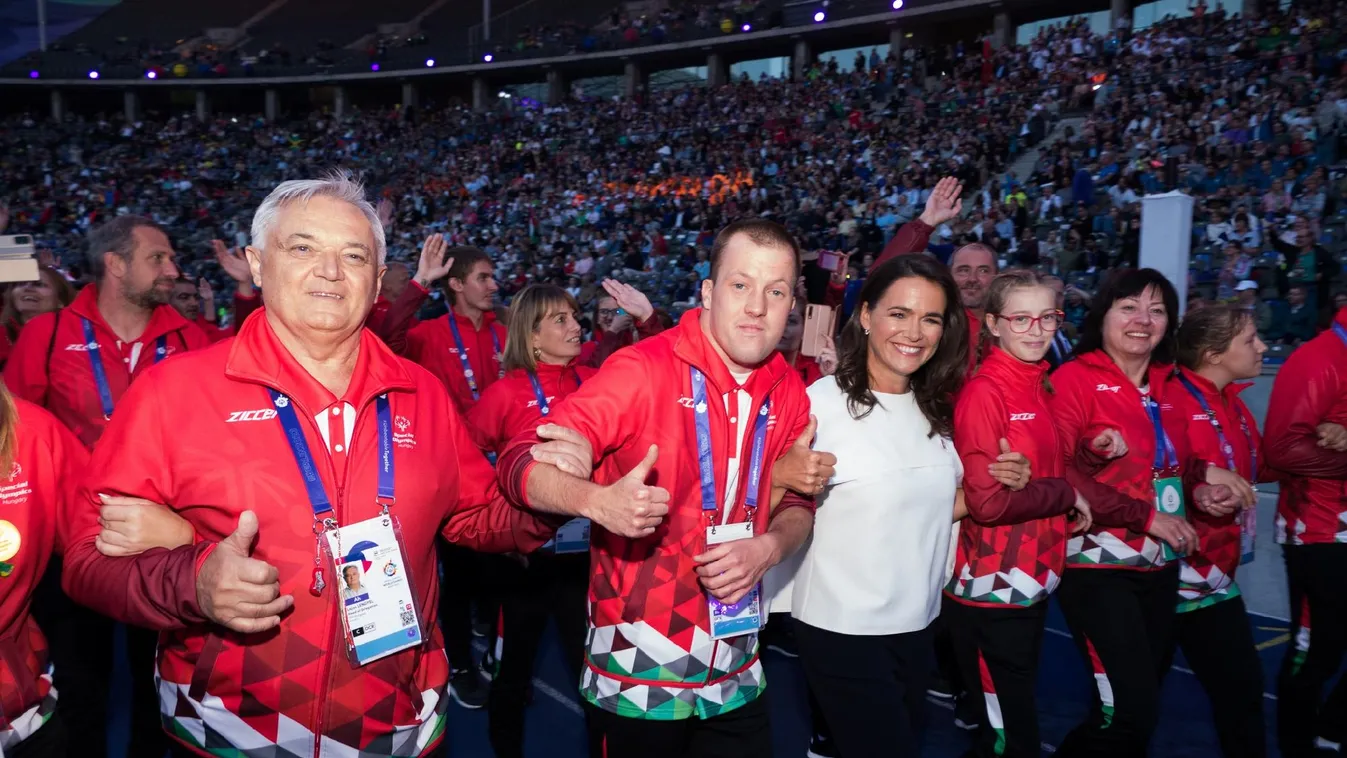 Berlinben szurkolt a magyar csapattal Novák Katalin a speciális olimpián