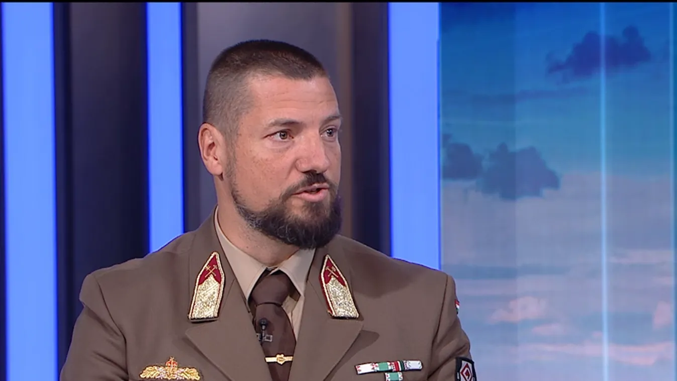 Napindító - Kiemelték a különleges magyar repülő roncsait a Balatonból