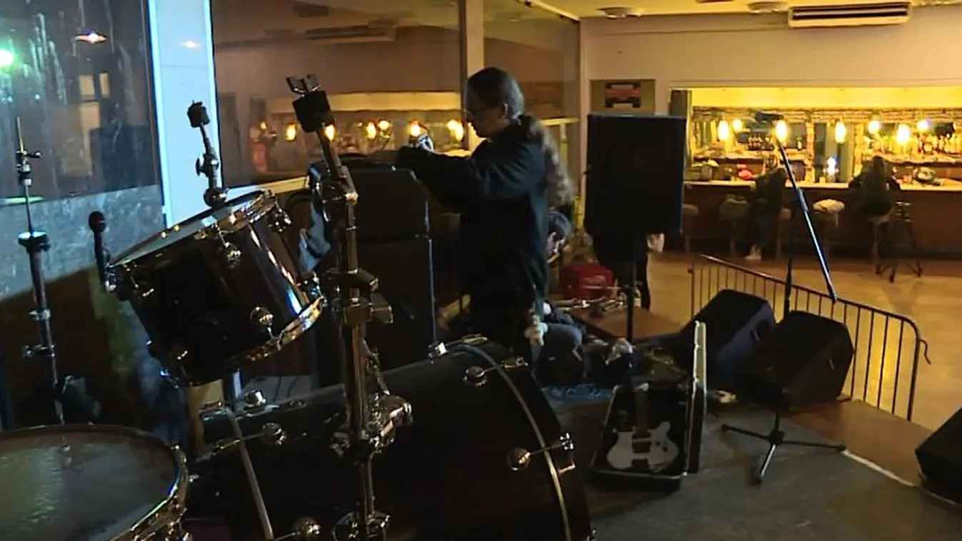 A jobbikos képviselő nekiment a szerinte sátánista zenekarnak